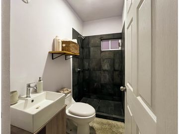 Departamento nuevo en venta en Los Cabos de 2 recamaras, cerca de hotel diamante y  hard rock Los cabos