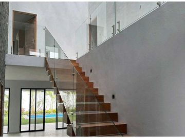 VENTA DE CASA RESIDENCIA CON ALBERCA EN PARAISO COUNTRY CLUB