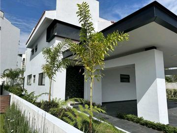 VENTA DE CASA RESIDENCIA CON ALBERCA EN PARAISO COUNTRY CLUB