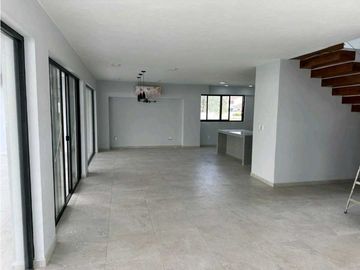 VENTA DE CASA RESIDENCIA CON ALBERCA EN PARAISO COUNTRY CLUB