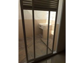 VENTA CASA EXTERNA - 2 APARTA ESTUDIOS RENTADOS TEQUENDAMA CALI (MBM)