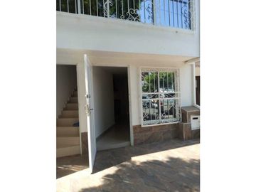 VENTA CASA EXTERNA - 2 APARTA ESTUDIOS RENTADOS TEQUENDAMA CALI (MBM)