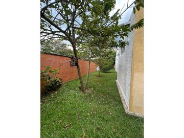 Venta hermosa casa de un solo piso en el castillo Jamundí (Mbm)