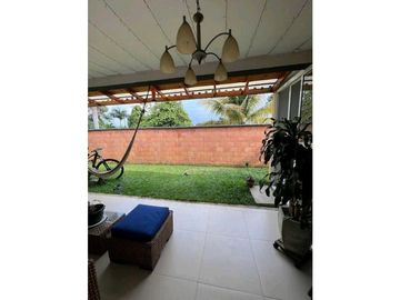 Venta hermosa casa de un solo piso en el castillo Jamundí (Mbm)