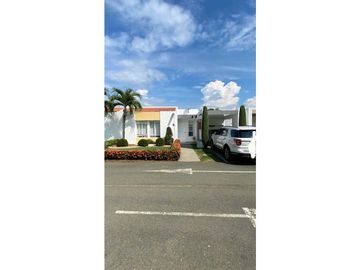 Venta casa campestre de un piso en el Castillo Jamundí (MBM)