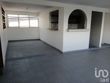 Casa en venta en Sta Ma Tulpetlac, Amplia a 2min Mexibus $3,000,000.00