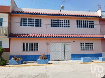 Casa en venta en Sta Ma Tulpetlac, Amplia a 2min Mexibus $3,000,000.00
