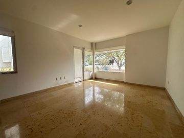 🏡 Vive el lujo y la comodidad en Fraccionamiento Jurica: Casa en Condominio Regency 🌟