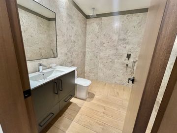 VENDO DEPARTAMENTO 3 DORMITORIOS DE LUJO EN CUMBAYÁ