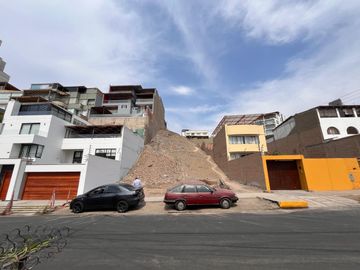 Venta de Terreno para Edificio Multifamiliar o Casa en Casuarinas Sur