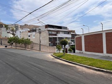 Venta de Terreno para Edificio Multifamiliar o Casa en Casuarinas Sur