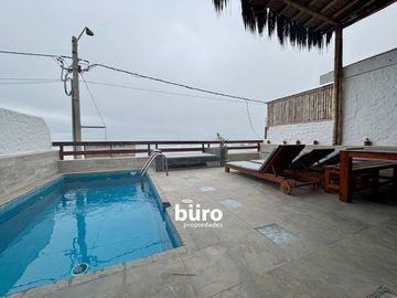 EXCELENTE CASA EN VENTA CON VISTA AL MAR EN MALECON PICO ALTO DE PUNTA HERMOSA