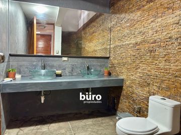 EXCELENTE CASA EN VENTA CON VISTA AL MAR EN MALECON PICO ALTO DE PUNTA HERMOSA