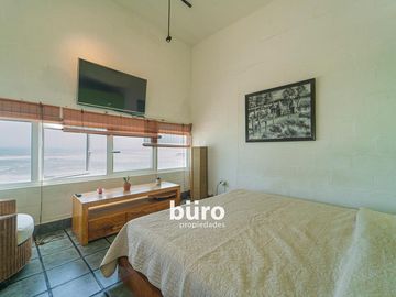 EXCELENTE CASA EN VENTA CON VISTA AL MAR EN MALECON PICO ALTO DE PUNTA HERMOSA
