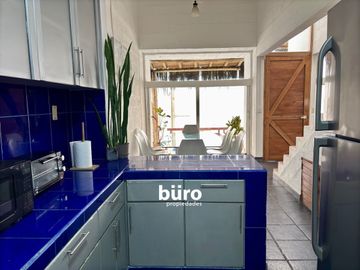 EXCELENTE CASA EN VENTA CON VISTA AL MAR EN MALECON PICO ALTO DE PUNTA HERMOSA