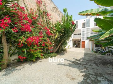 EXCELENTE CASA EN VENTA CON VISTA AL MAR EN MALECON PICO ALTO DE PUNTA HERMOSA