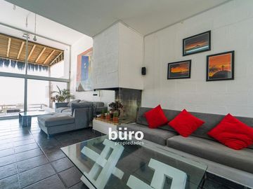 EXCELENTE CASA EN VENTA CON VISTA AL MAR EN MALECON PICO ALTO DE PUNTA HERMOSA