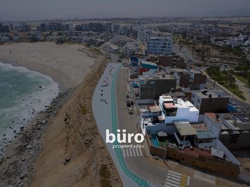 EXCELENTE CASA EN VENTA CON VISTA AL MAR EN MALECON PICO ALTO DE PUNTA HERMOSA