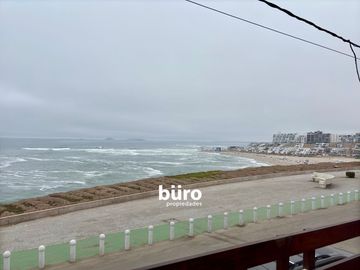 EXCELENTE CASA EN VENTA CON VISTA AL MAR EN MALECON PICO ALTO DE PUNTA HERMOSA