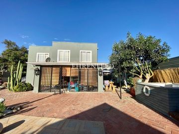 La Cruz, Quillota . Casa rebajada y central.