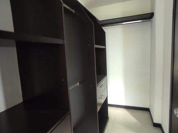 EN VENTA APARTAMENTO EN LAGOS DE VERDE ALFAGUARA SEXTO PISO