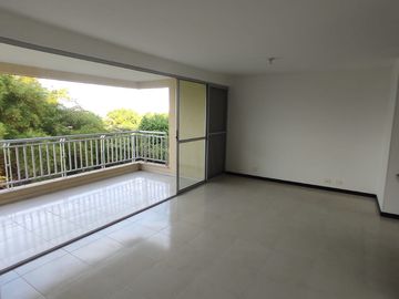 EN VENTA APARTAMENTO EN LAGOS DE VERDE ALFAGUARA SEXTO PISO