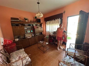 Casa en  venta en centro de G. de Laferrere