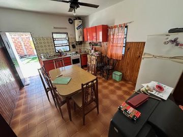 Casa en  venta en centro de G. de Laferrere
