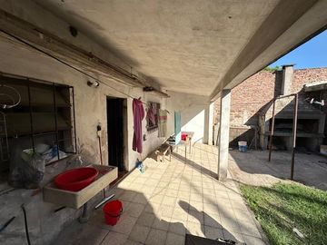 Casa en  venta en centro de G. de Laferrere