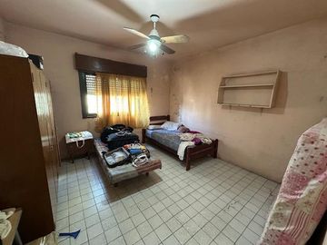 Casa en  venta en centro de G. de Laferrere