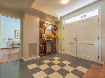 Casa en Venta en El Estribo, Pilar – Lote Interno y Gran Jardín  - Escriturable