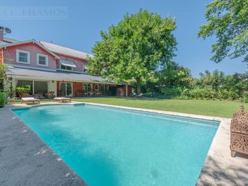 Casa en Venta en El Estribo, Pilar – Lote Interno y Gran Jardín  - Escriturable