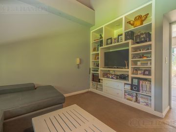 Casa en Venta en El Estribo, Pilar – Lote Interno y Gran Jardín  - Escriturable