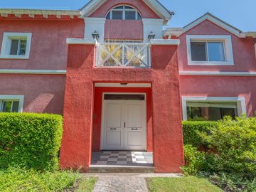 Casa en Venta en El Estribo, Pilar – Lote Interno y Gran Jardín  - Escriturable