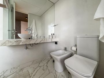 Departamento de 3 dormitorios en suite con amenities y vista al río
