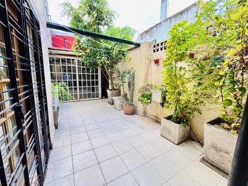 VENTA - PH TIPO CASA AL FRENTE - 5 AMBIENTES - VILLA URQUIZA