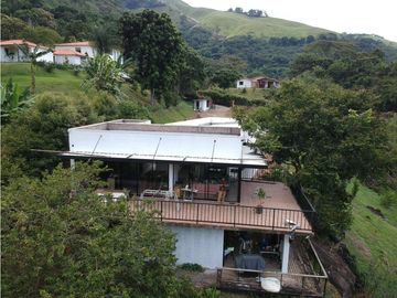 CASA DE CAMPO EN VENTA EN TITIRIBI