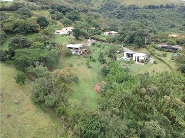 CASA DE CAMPO EN VENTA EN TITIRIBI