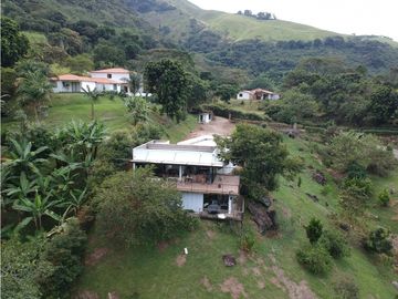CASA DE CAMPO EN VENTA EN TITIRIBI