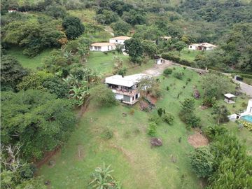 CASA DE CAMPO EN VENTA EN TITIRIBI