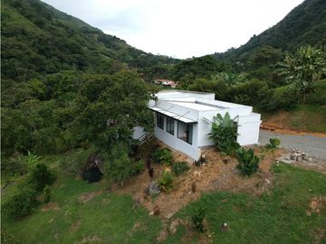 CASA DE CAMPO EN VENTA EN TITIRIBI