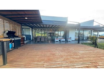 vendo Casa campestre carmen de viboral, sector el canada. LDC