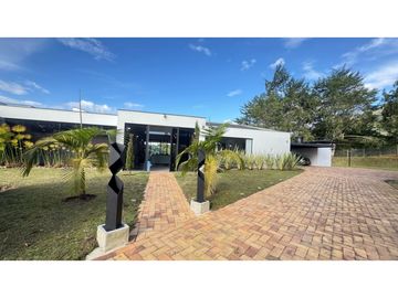 vendo Casa campestre carmen de viboral, sector el canada. LDC