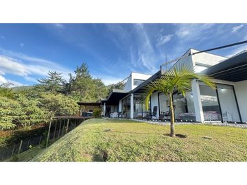 vendo Casa campestre carmen de viboral, sector el canada. LDC