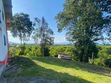 Casa-finca sector vía Alcalá-Cartago