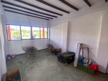 Casa-finca sector vía Alcalá-Cartago