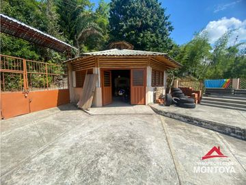 Finca sobre la vía Alcalá-Cartago