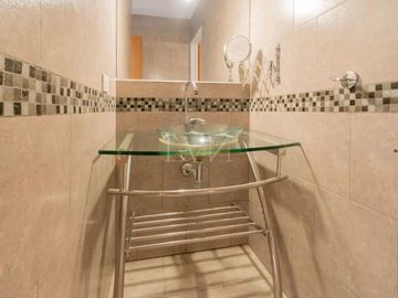 Venta casa estilo tríplex 5 ambientes con jardín y pileta en Vicente Lopez