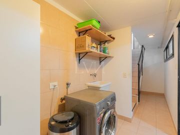 Venta casa estilo tríplex 5 ambientes con jardín y pileta en Vicente Lopez