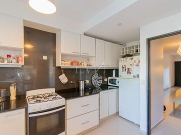 Venta casa estilo tríplex 5 ambientes con jardín y pileta en Vicente Lopez
